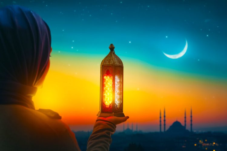 চাঁদ দেখা গেছে, সৌদি আরবে ঈদ হবে রোববার