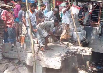 ঝালকাঠি শহরের চাঁদকাঠির বাজারে অবৈধ  স্থাপনায় উচ্ছেদে প্রশাসনের অভিযান শুরু