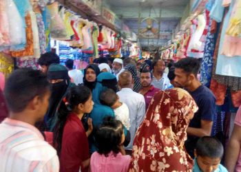 ঝালকাঠিতে জমে উঠেছে ঈদ মার্কেট