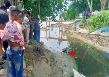 ঝালকাঠিতে সুগন্ধা নদী সংলগ্ন খাল থেকে যুবকের ভাসমান লাশ উদ্ধার