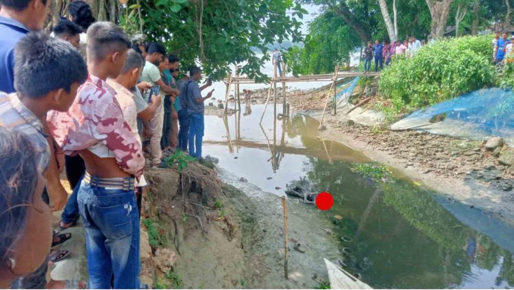 ঝালকাঠিতে সুগন্ধা নদী সংলগ্ন খাল থেকে যুবকের ভাসমান লাশ উদ্ধার