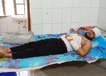 কাঠালিয়ায় বিএনপির নেতাকে কুপিয়ে জখম