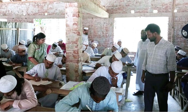 কাঠালিয়ায় দাখিল পরীক্ষা কেন্দ্রে ৪ শিক্ষার্থী বহিস্কার, ৫ শিক্ষককে অব্যহতি