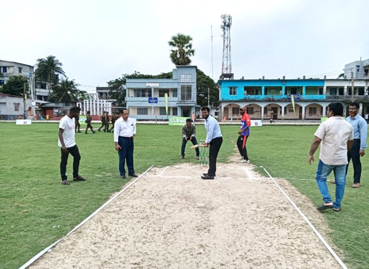 কাঠালিয়ায় ইউএনও কাপ ক্রিকেট টুর্নামেন্টের উদ্বোধন
