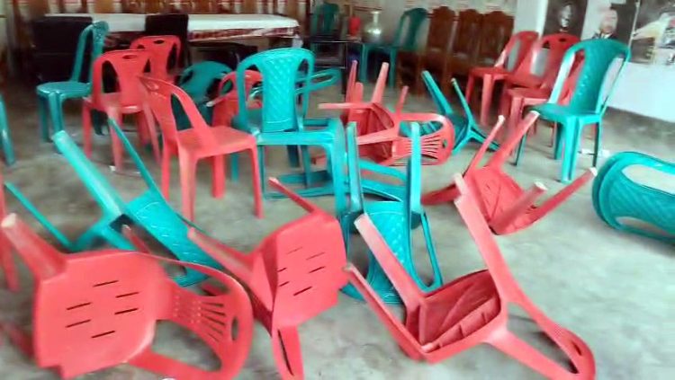 কাঠালিয়ায় বিএনপি’র অফিসে হামলা ভাংচুর