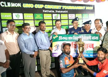 কাঠালিয়ায় ক্লেমন ইউএনও কাপ ক্রিকেট টুর্নামেন্টের ফাইনাল খেলা অনুষ্ঠিত