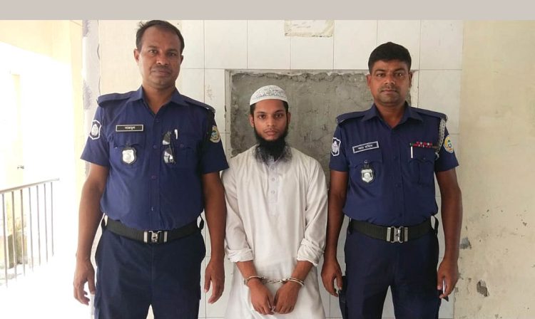 নলছিটিতে পরকীয়া ও স্বর্ণ চুরির মামলায় প্রবাসীর স্ত্রী ও প্রেমিক গ্রেফতার, কারাগারে প্রেরণ