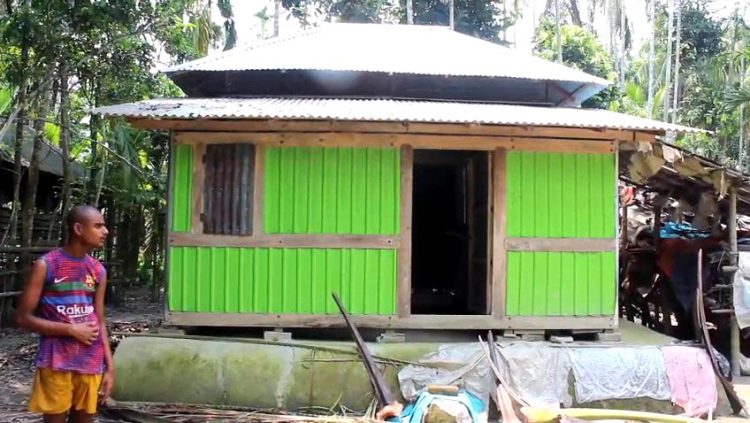 কাঠালিয়ায় অসহায়দের ঘর এবং মসজিদ-মাদ্রাসা নির্মাণ করে দৃষ্টান্ত স্থাপন খান ফাউন্ডেশনের
