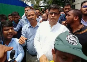 ৯ ঘণ্টা পর মাইলস্টোন ছেড়েছেন দুই উপদেষ্টা ও প্রেস সচিব