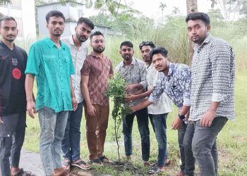 রাজাপুর সরকারি কলেজ ছাত্রদলের এইচএসসি পরীক্ষার্থীদের শিক্ষা উপকরণ বিতরণ ও বৃক্ষরোপণ কর্মসূচি