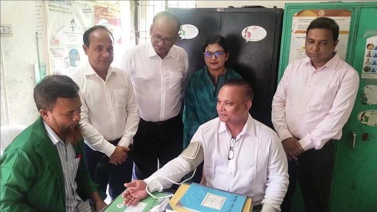 স্বাস্থ্যসেবা পৌঁছে দিতে হবে জনগণের দোরগোড়ায় : খালেদা জিয়ার উপদেষ্টা ড. জিয়াউদ্দিন