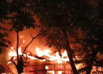 ঝালকাঠিতে ভয়াবহ আগুনে অভিজিৎ দাসের বসতবাড়ি পুড়ে ছাই, ১৫ লক্ষাধিক টাকার ক্ষয়ক্ষতি