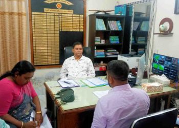 ঝালকাঠি জেলা প্রশাসকের সদর উপজেলার ভুমি অফিস পরিদর্শন