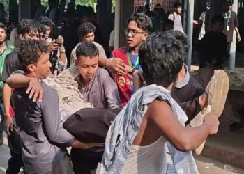 সচিবালয়ের সামনে সংঘর্ষে আহত ৮০ জন ঢাকা মেডিকেলে