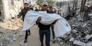 গাজায় ইসরায়েলের হত্যাযজ্ঞ বেড়েই চলেছে, প্রাণহানি ছাড়াল ৬১ হাজারে