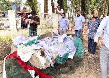 রাজাপুরে অবৈধ জাল জব্দ ও ধ্বংস : চায়না দুয়ারি ও কারেন্ট জালের বিরুদ্ধে অভিযান
