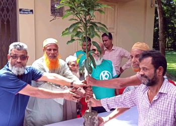 গাছ উপহার দেওয়ার ইভেন্ট ‘ক্যাপ্টেন প্লানেট’ কর্মসূচিতে ৬০০ গাছের চাড়া বিতরন