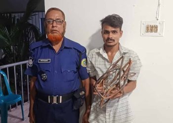 ঝালকাঠি প্রেসক্লাবের এসির পাইপ চুরি দুই চোর আটক