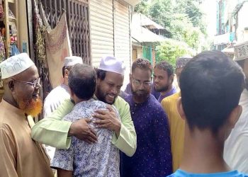 ঝালকাঠিতে জামায়াতের এমপি প্রার্থীর গণসংযোগ