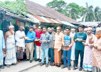 কাঠালিয়ায় তারেক রহমানের রাষ্ট্র সংস্কারে ৩১ দফার লিফলেট বিতরণ করেছে বিএনপি