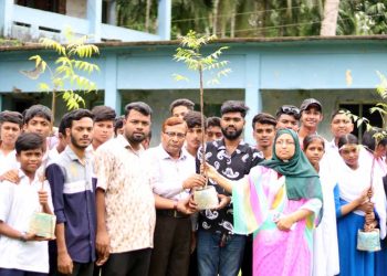 রাজাপুরে ছাত্রদলের উদ্যোগে বৃক্ষরোপণ কর্মসূচি