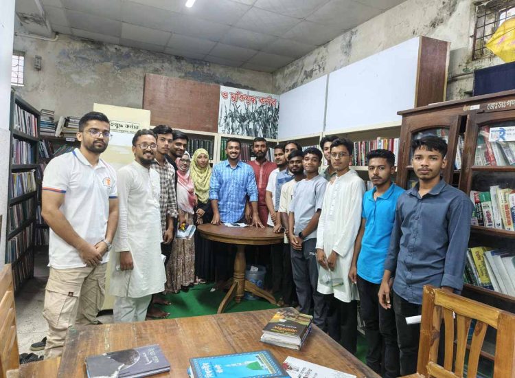 ঝালকাঠিতে তরুণদের পাঠচক্র, রাজনীতির সঙ্গে বইপড়ার অভ্যাস তৈরির উদ্যেগ