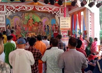 ঝালকাঠিতে মহাঅষ্টমীতে মন্ডপে মন্ডপে হিন্দু ধর্মাবলম্বীদের পূজা-আর্চনা অঞ্জলি প্রদান