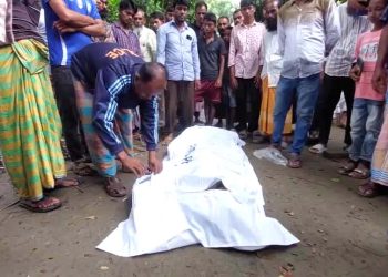 ঝালকাঠিতে বিআরটিসি বাস চালকের জুলন্ত মরদেহ উদ্ধার