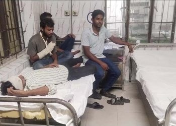 পাওনা টাকা চাইতে গেলে ঝালকাঠির  চার যুবককে পিটিয়ে জখম করা অভিযোগ