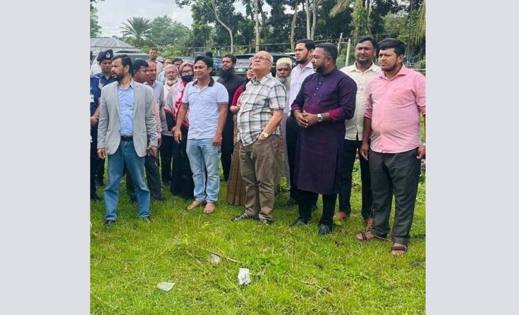 ঝালকাঠিতে ডিগ্রি কলেজ পরিদর্শন করলেন উপদেষ্টা ফারুক ই আজম