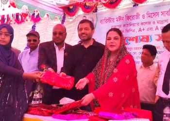 কাঠালিয়া ও রাজাপুরের এইচএসসি ও আলিম কৃতি শিক্ষার্থীদের বিএনপি নেতা মঈন ফিরোজীর সংবর্ধনা