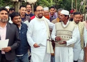 কাঠালিয়ায় বিভিন্ন হাট-বাজারে রফিকুল ইসলাম জামালের গণসংযোগ ও লিফলেট বিতরণ