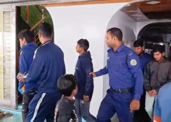 মেঘনায় দুই লঞ্চের সংঘর্ষ: ঝালকাঠিতে ৪ কর্মীসহ ‘অ্যাডভেঞ্চার-৯’ আটক