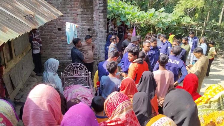 ঝালকাঠিতে স্বামীর পরকীয়ার জেরে স্ত্রীকে হত্যার অভিযোগ, ঢাকা থেকে মরদেহ এনে পলাতক স্বামী
