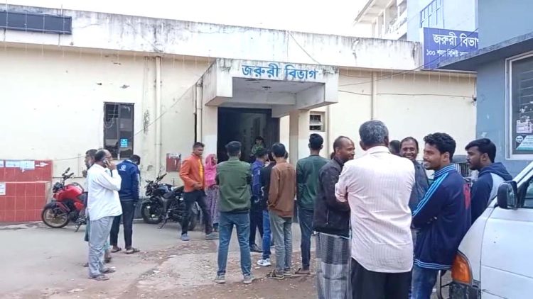 ঝালকাঠিতে ট্রলির ধাক্কায় নারী মোটরসাইকেল আরোহীর মৃত্যু