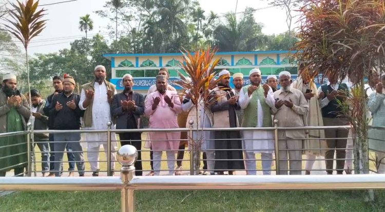 কাঠালিয়ার তালগাছিয়া পীর সাহেবের কবর জিয়ারত ও দোয়ার মধ্যে দিয়ে গোলাম আজম সৈকতের নির্বাচনের কার্যক্রম শুরু