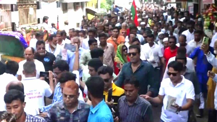 ঝালকাঠিতে বিএনপি জামায়াত ইসলামী আন্দোলনের প্রার্থীদের প্রচারণা