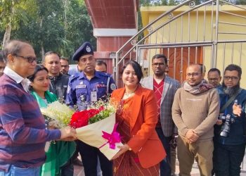 রাজাপুরে জীবনানন্দ দাশ সংগ্রহশালা ও পাঠাগার পরিদর্শন করলেন বাংলাদেশ ব্যাংকের গভর্নর