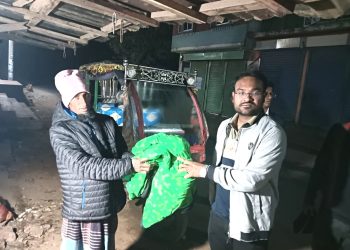 কাঠালিয়ার ইউএনও গভীর রাতে শীতার্তদের পাশে