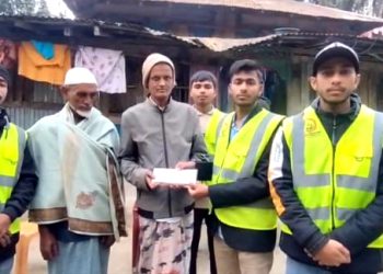 কাঠালিয়ায় ব্ল্যাড ক্যান্সার আক্রান্ত রোগীকে ইয়ুথ রেড কেয়ার মানবিক ফাউন্ডেশনের আর্থিক সহায়তা প্রদান