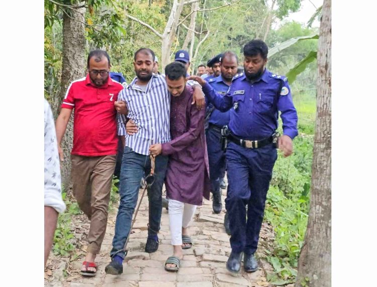 ঝালকাঠিতে প্যারোলে মুক্তি পেয়ে বাবার জানাজায় ছাত্রলীগ নেতা