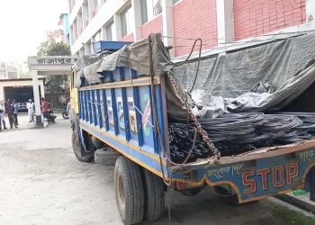 ঝালকাঠিতে রড বোঝাই ট্রাক জব্দ
