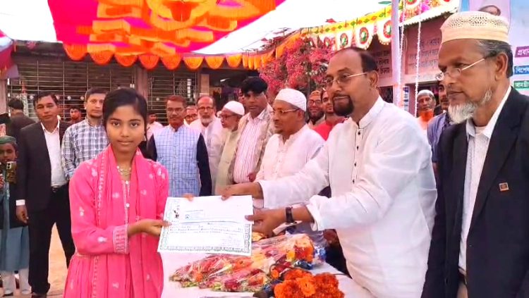 কাঠালিয়ায় বযলুর রহমান হক্কোননূরী বৃত্তি প্রদান অনুষ্ঠিত