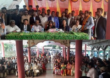 ঝালকাঠিতে নবনির্বাচিত এমপি ইসরাত সুলতানা ইলেন ভুট্টোকে ফুলেল শুভেচ্ছা