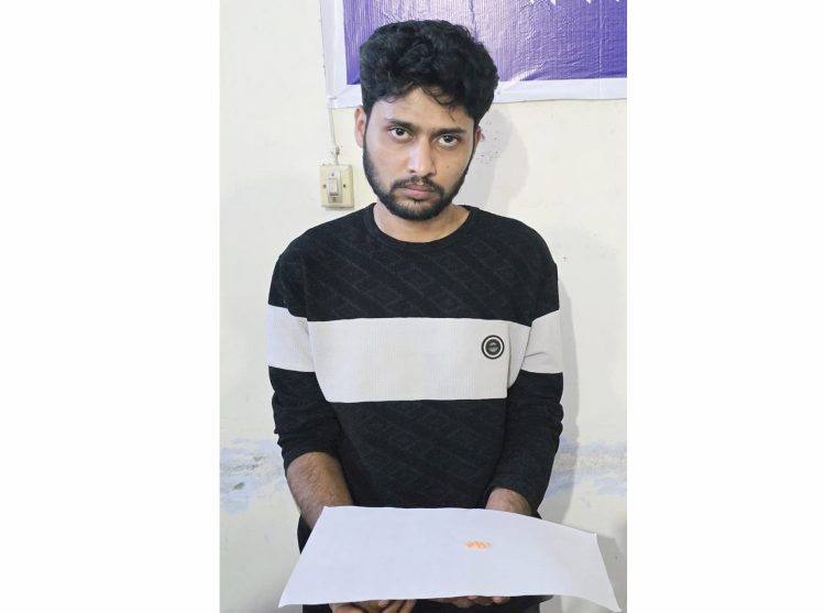 ঝালকাঠিতে ৮ পিস ইয়াবাসহ যুবক আটক