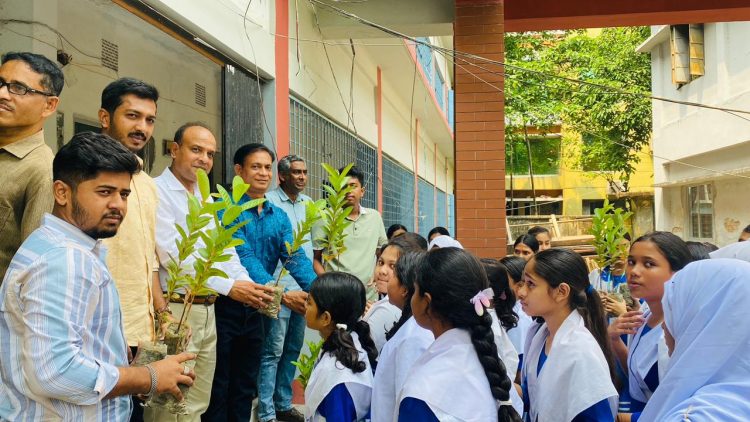 প্রধানমন্ত্রী তারেক রহমানের দেশব্যাপী ২৫ কোটি বৃক্ষরোপণ কর্মসূচির অংশ হিসেবে ঝালকাঠিতে মাসব্যাপী বৃক্ষরোপণ শুরু
