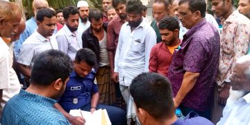 রাজাপুরে ঘর মেরামতের সময় টিনের চালা থেকে পা ফসকে পড়ে কাঠমিস্ত্রীর মৃত্যু