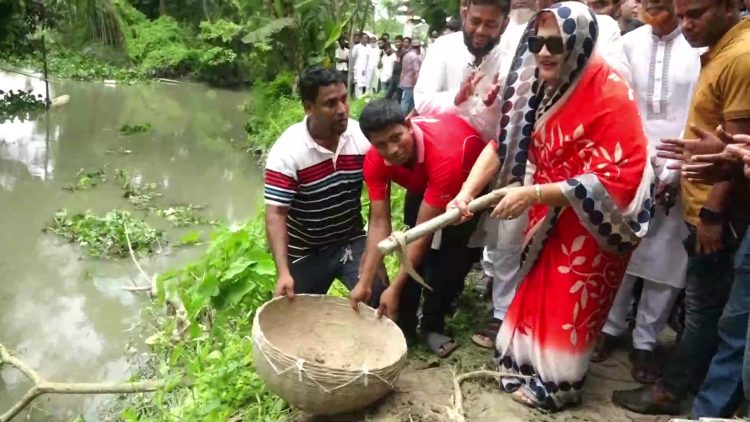 ঝালকাঠিতে খাল খনন কর্মসূচির উদ্বোধন