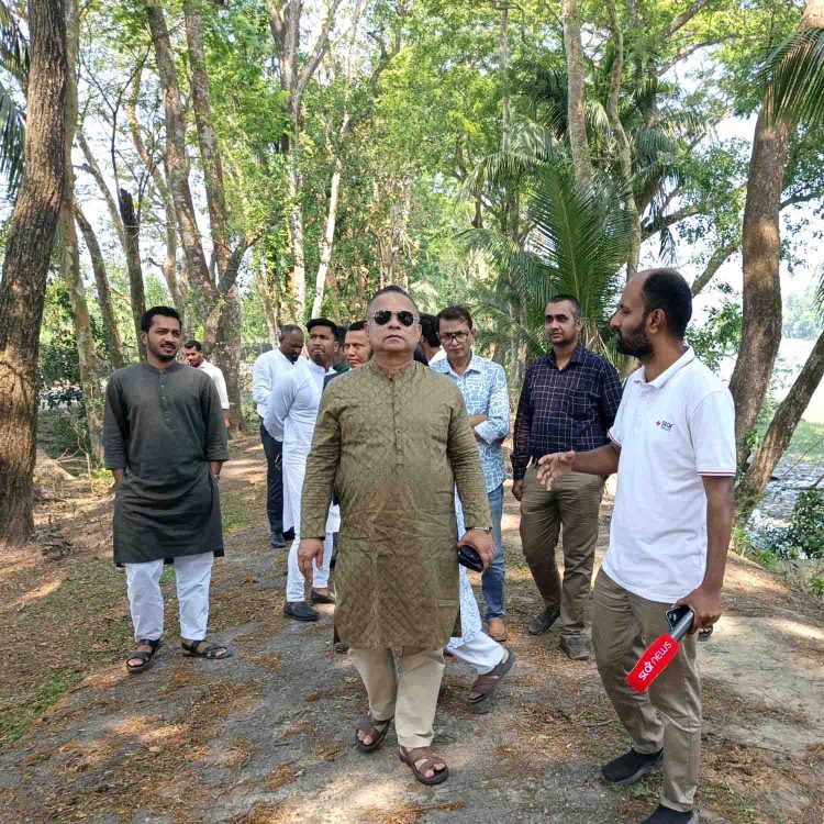 গাছ কেটে কোন প্রকল্প নয়, উদ্ভাবনী পরিকল্পনা করতে হবে, ” – ড. জিয়াউদ্দিন হায়দার।