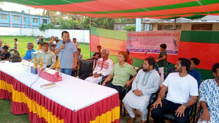 ঝালকাঠিতে রাইজিং লায়ন ফুটবল একাডেমির উদ্ভোধন উপলক্ষ্যে প্রীতি ফুটবল ম্যাচ